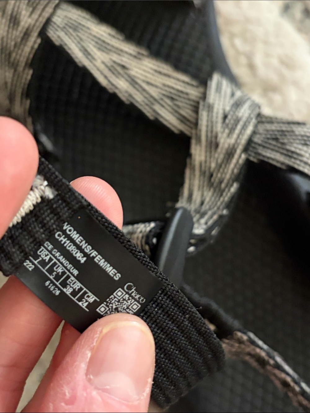 Chaco Black Sandals with Cream Woven Straps-Women’s 7 - Picture 6 of 6